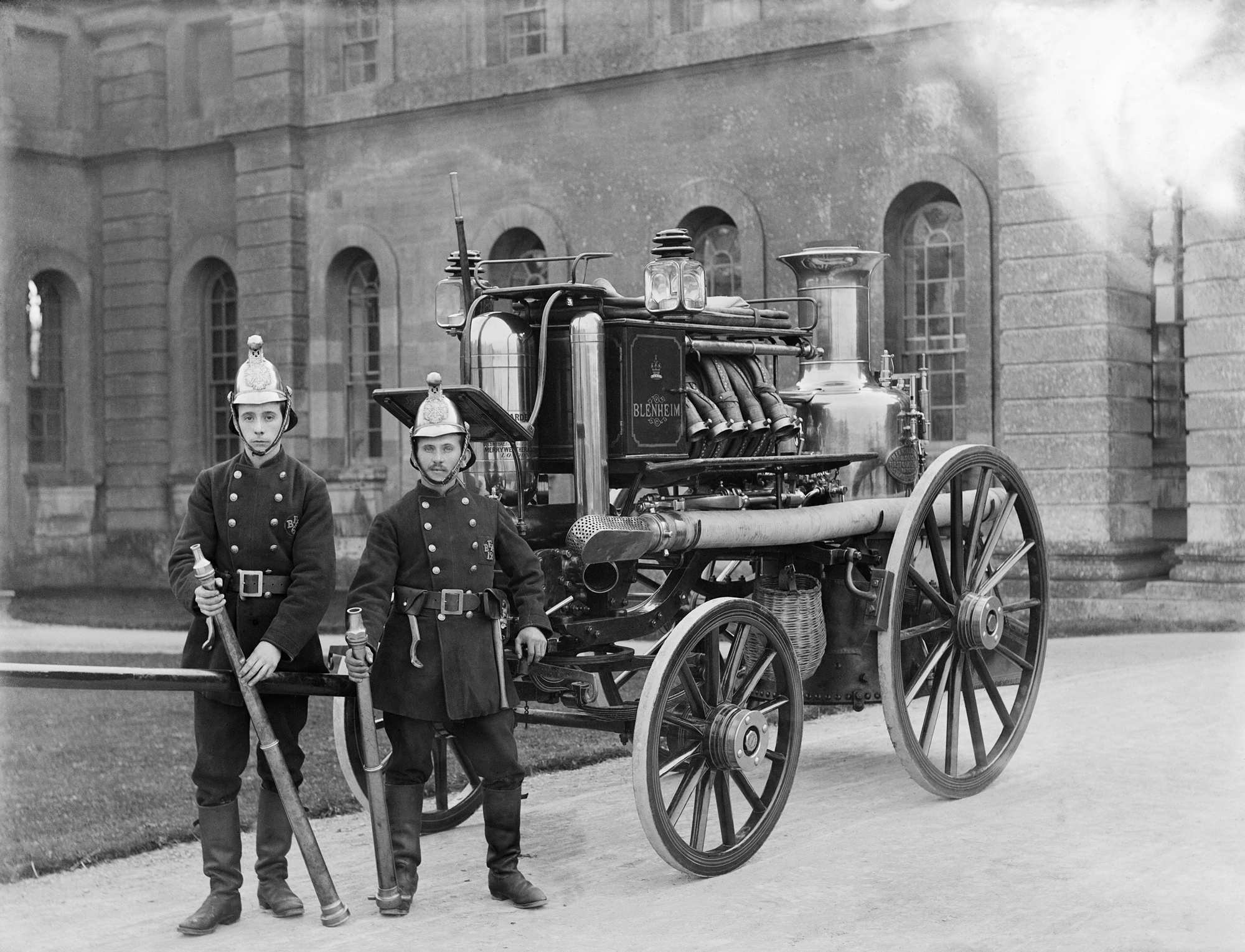 lost-victorian-fire-engine-returns-to-blenheim-palace-experience