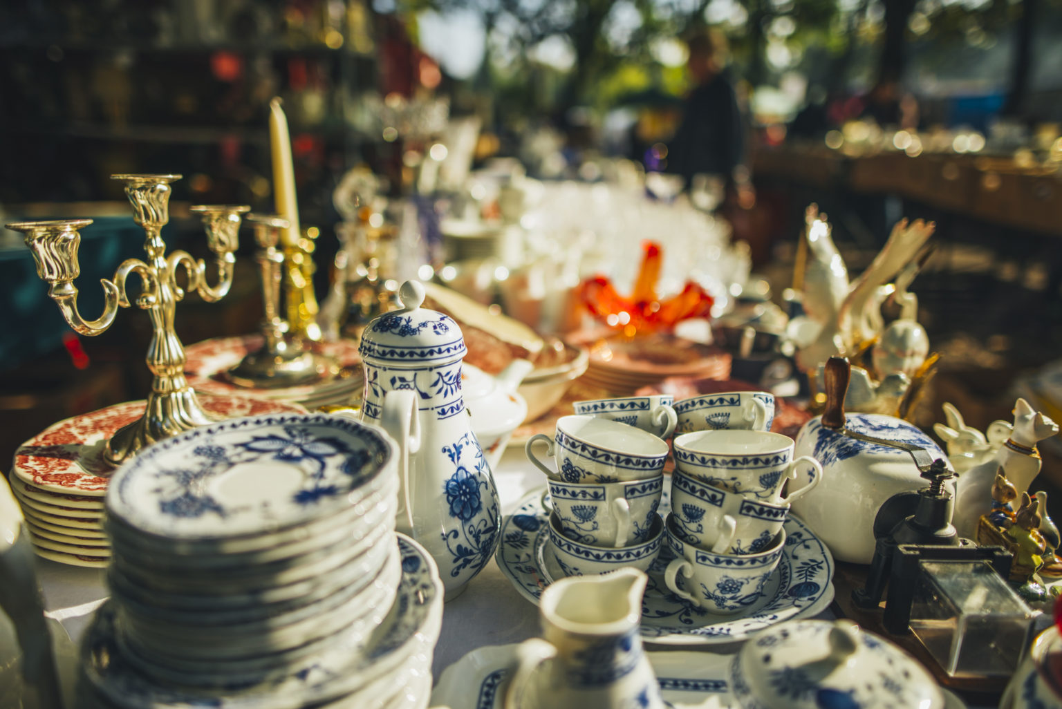 Popular Antiques and Vintage Fair returns to Historic Stonor Park